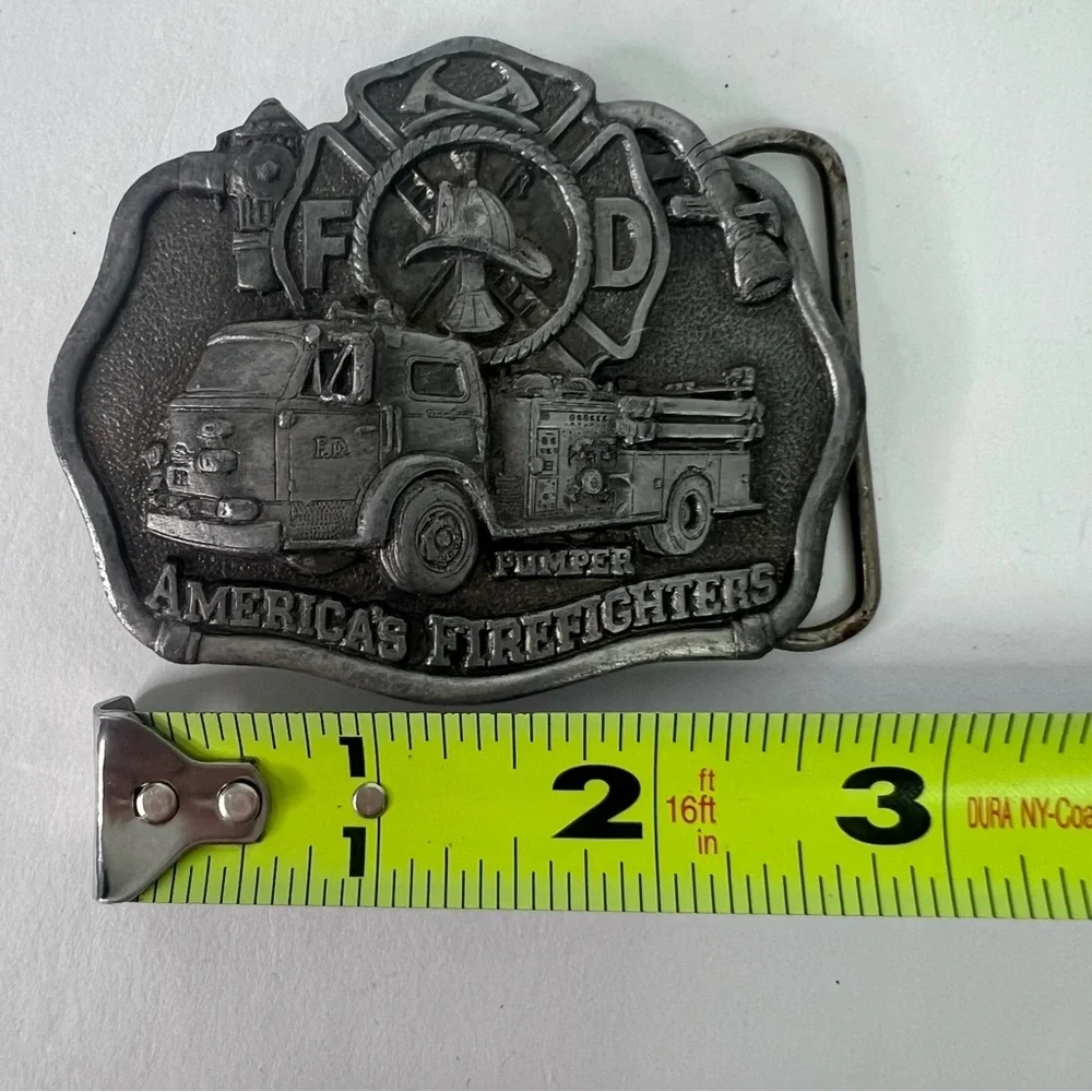 Vintage 1985 America’s Firefighters Pumper Truck Belt Buckle 3”x2.25” CJ1027